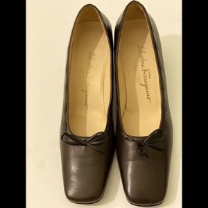Salvatorre Ferragamo Pumps Brown Leather
